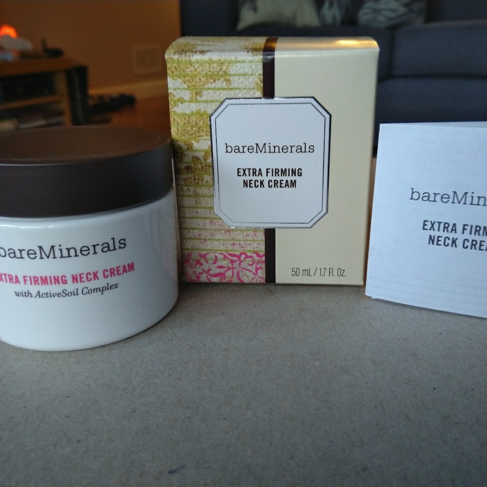 New in box - Bare Minerals Extra Firming Neck